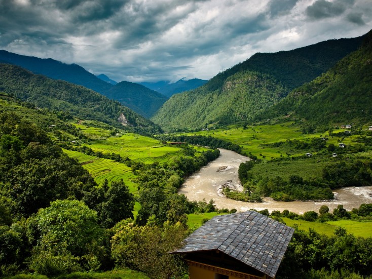 Uma by COMO, Punakha in Bhutan, is an intimate, luxury lodge located at the far western end of the lush Punakha Valley!